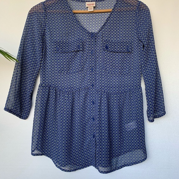COPY - XS, Mossimo, blue retro floral print sheer top - Picture 2 of 11